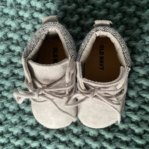 Old Navy baby shoes - Picture 2 of 3